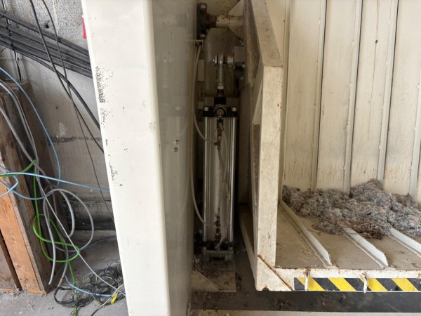  Hopper feeder / Weigher LAROCHE . - Second Hand Textile Machinery 2020 