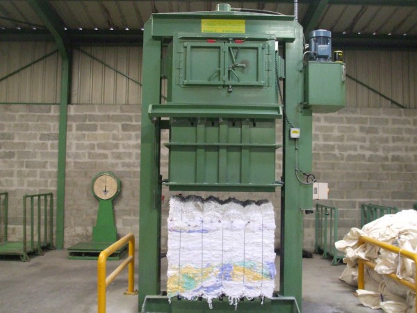  Hydraulic Bales press for flock - Second Hand Textile Machinery 1992 