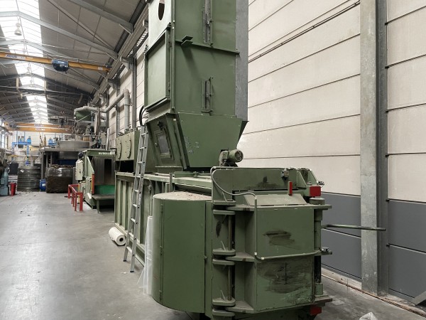  Bales press for flock PIFEROEN . - Second Hand Textile Machinery 1999 